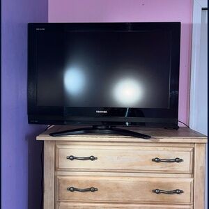 Toshiba Black Gaming Console with Sleek Design